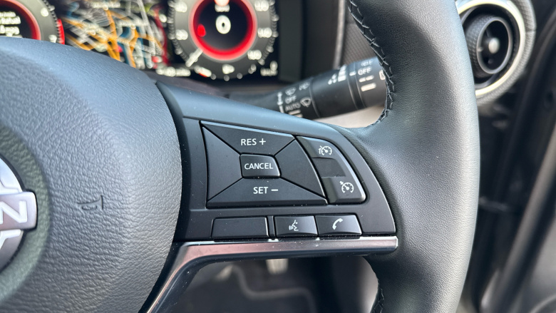 Nissan Juke 1.0 DiG-T N-Connecta 5dr Petrol Hatchback